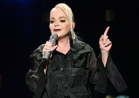 Старые «грехи» Долиной: рассказывала о лечении рака кефиром, увела мужчину