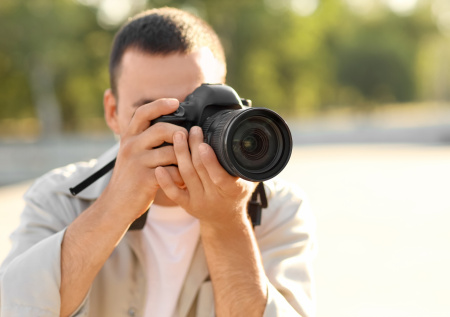 Стало известно, почему мужчины плохо фотографируют женщин