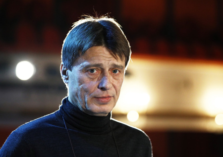 Одиночество, съемное жилье, слухи об опухоли: как живет Анатолий Лобоцкий