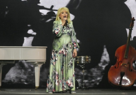 «Такая нарядная»: Аллегрова закатила небольшой скандал на «Песне года»