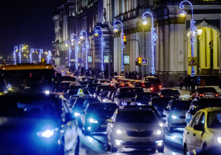 Новый ТЦ поставил жителей Петербурга в неудобное положение