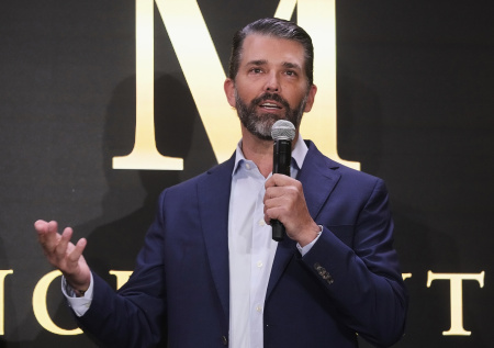 «Деньги приносит война»: сын встал на защиту Трампа после критики