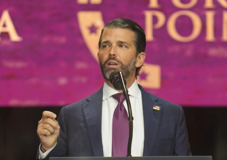 Изобилие суперкаров с украинскими номерами в Монако возмутило Трампа