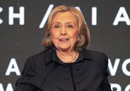 Клинтон предсказала США внутриполитические изменения