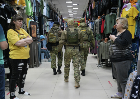 Военные следователи отправились «потрошить» рынок в поисках уклонистов