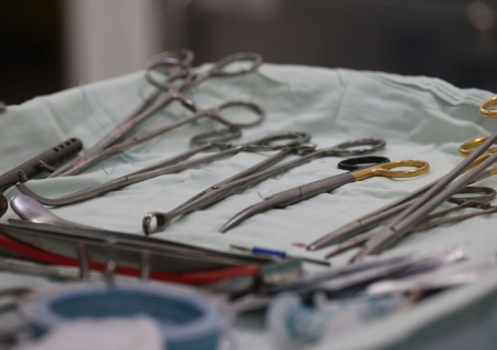 Лишился крайней плоти и жизни: уролог рыбачил, пока его пациент умирал