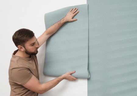 Поклейка обоев: инструкция для разных материалов