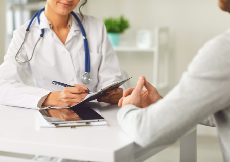 Врач дал советы, как отказаться от вейпа