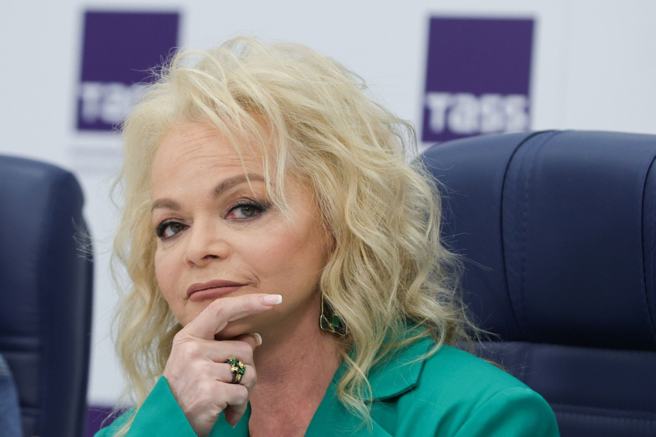 Лариса Долина