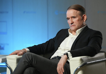 «Огромная дыра»: Украине предрекли экономический крах