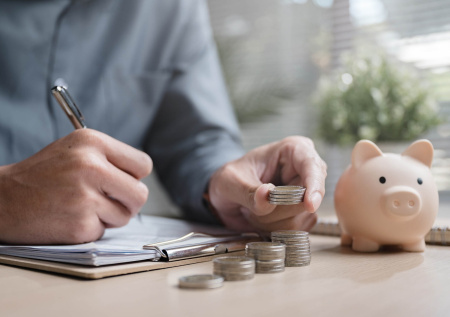 Какие льготы положены пенсионерам после 80 лет: собрали все меры поддержки