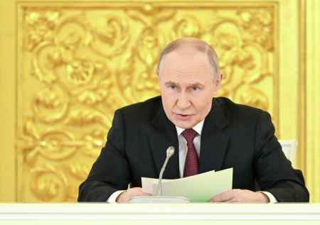 «Чем больше — тем лучше»: Путин описал принцип оказания помощи семьям