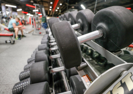 Названа неочевидная, но частая ошибка россиян в фитнес-клубах