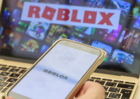 Психолог объяснила, как помочь ребенку после блокировки Roblox