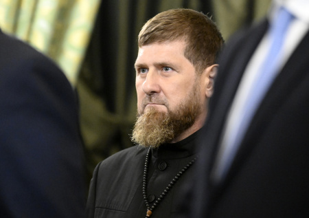 Глава Росгвардии вручил Кадырову медаль