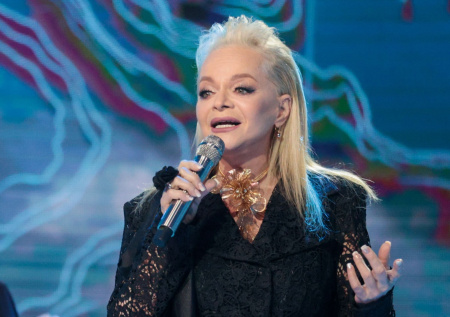 «Долбать женщину, издеваться нельзя»: директор Долиной о ее молчании о квартире