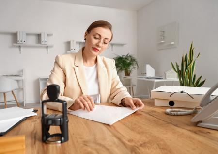 Нотариусов призвали обязать фиксировать сделки с недвижимостью на камеру