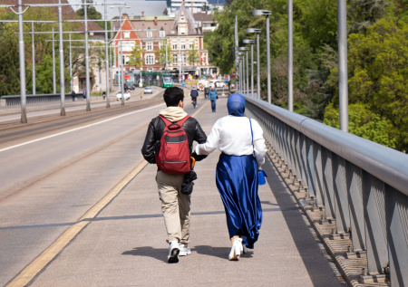 Названо количество убитых и изнасилованных жертв мигрантов