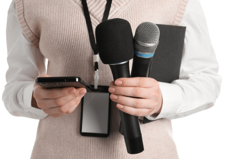 Психоаналитик раскрыла, зачем знаменитости используют черный пиар