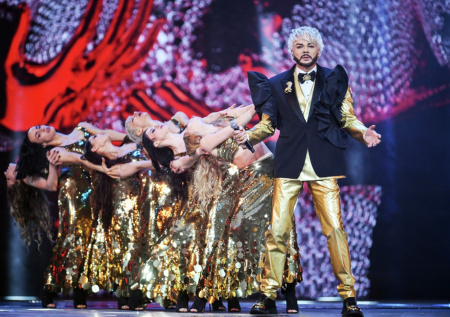 Долина спела после скандала, Киркоров блистал стразами: все о «Песне года»