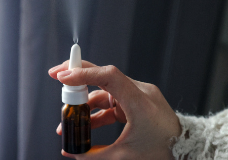 Патофизиолог объяснил, как не привыкнуть к каплям от заложенности носа