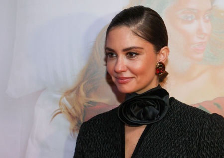 Муцениеце рассказала о плюсах третьих родов и показала их