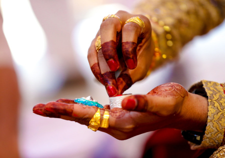 Творожные шарики превратили свадьбу в массовое побоище