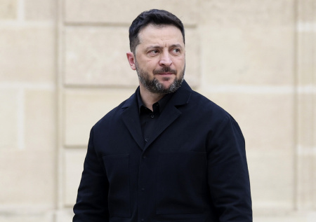 Экс-нардеп раскрыл, почему Зеленский медлит с назначением нового главы ОП