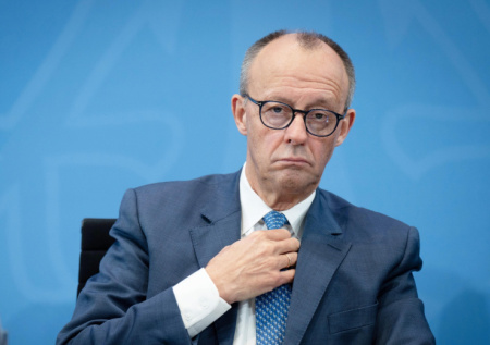 В ФРГ могут вновь ввести обязательный призыв в армию