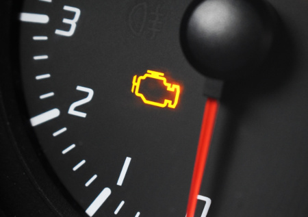 Отставить панику! Рассказываем, что означает индикатор Check Engine в авто