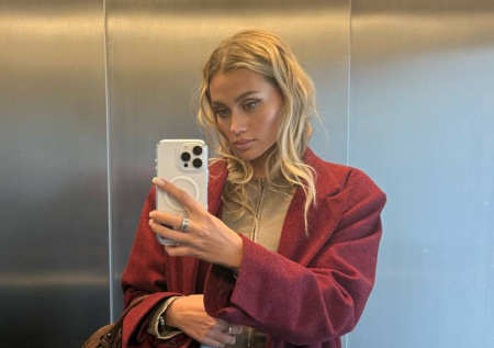 «Друзья говорят, это странно»: блогерша провела интервью со своим сталкером