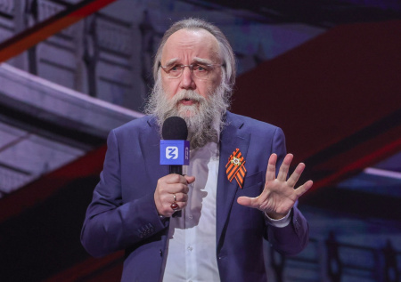 Великобритания добавила в черный список известного российского политолога