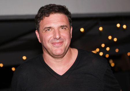 Замена лица в кино, удаление из титров, СВО: как живет Максим Виторган