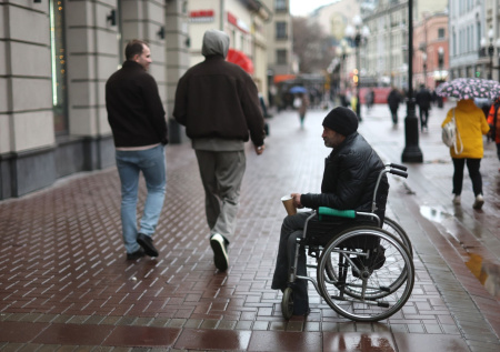 Путин объяснил, как нужно помогать бездомным