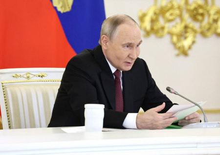 Путин утвердил срок для создания отечественных аналогов важных лекарств