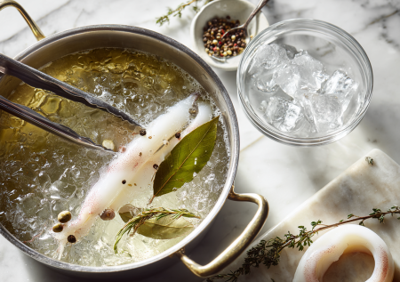 Как и сколько варить кальмаров для новогоднего салата:  просто и быстро