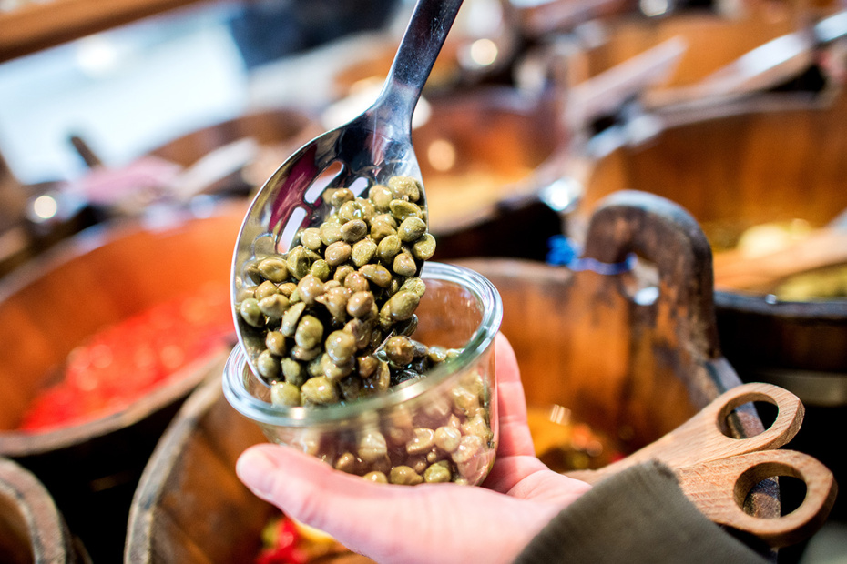 Каперсы в кулинарии: что это за продукт и чем он полезен для организма