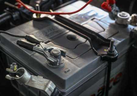 Автоэксперт предупредил о последствиях глубокой разрядки аккумулятора