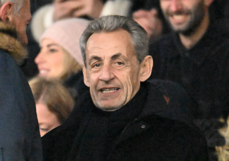 «Добро пожаловать в ад»: Саркози рассказал, что сделал его сосед по тюрьме