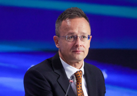 Глава МИД Венгрии объяснил молчание ЕС о коррупции на Украине