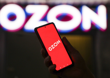 В Ozon высказались о скандале с продажей алкогольных конфет школьникам