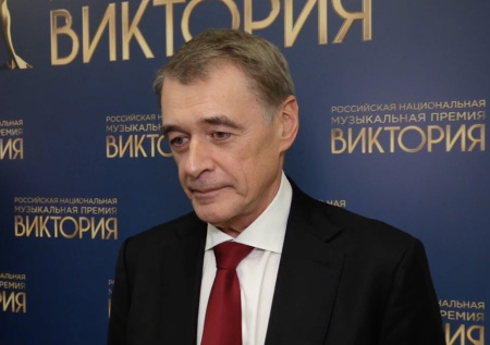 «Долина — великая артистка»: глава премии «Виктория» высказался о скандале