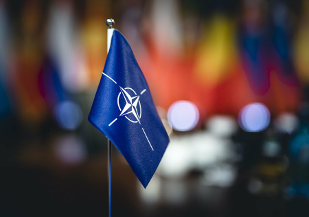 Нейросеть предположила, развалятся ли НАТО и Евросоюз в 2026 году