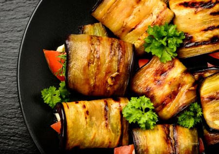 Съедаются еще до боя курантов: обалденные язычки из баклажанов на закуску на Новый год