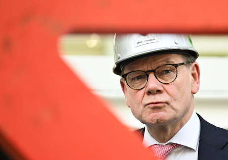 Главу МИД Германии «повесят» в посольствах по всему миру