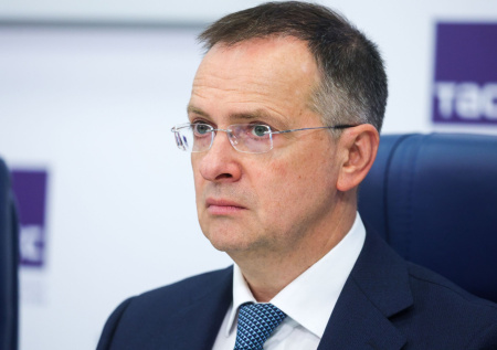 «Они андроиды»: Мединский иронично объяснил противоречивую риторику ЕС