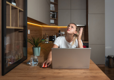 Как забыть о шумных соседях: простой способ скрыть звуки в многоэтажке