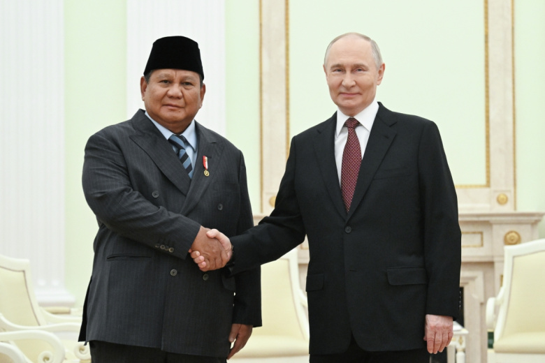 Президент РФ Владимир Путин и президент Индонезии Прабово Субианто во время встречи в Кремле