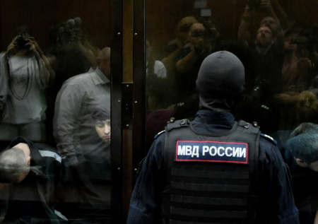 Названа дата допроса террористов из «Крокуса» в суде