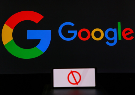 Суд Франции наложил арест на все имущество Google в стране